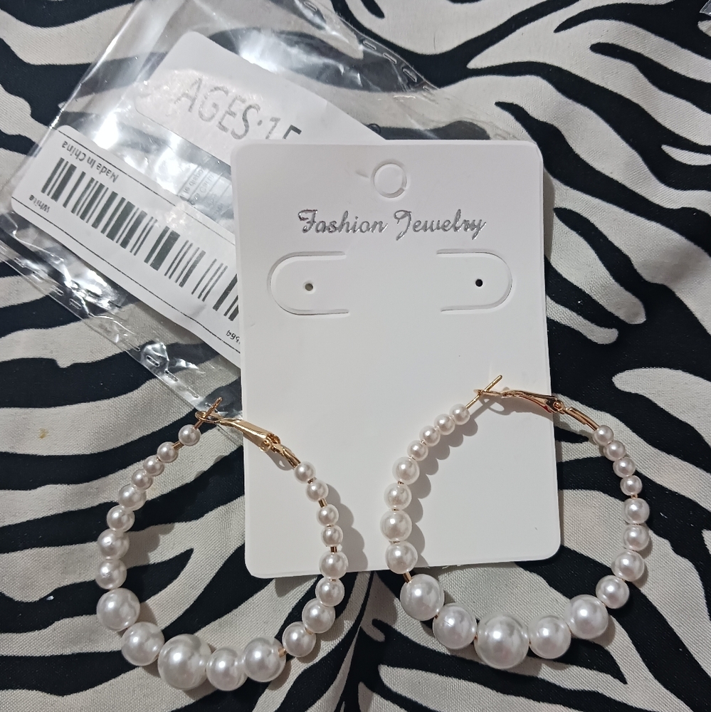 NEW Bundle of Women Fashion jewerly Starfish hairclip & Pearls hoop earrings - Picture 5 of 6